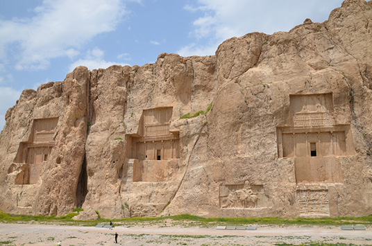 PLATE I. The cruciform tombs of Achaemenid kings at Naqš-e Rostam. Photograph by Carole Raddato, licensed under CC-by-SA 2.0.