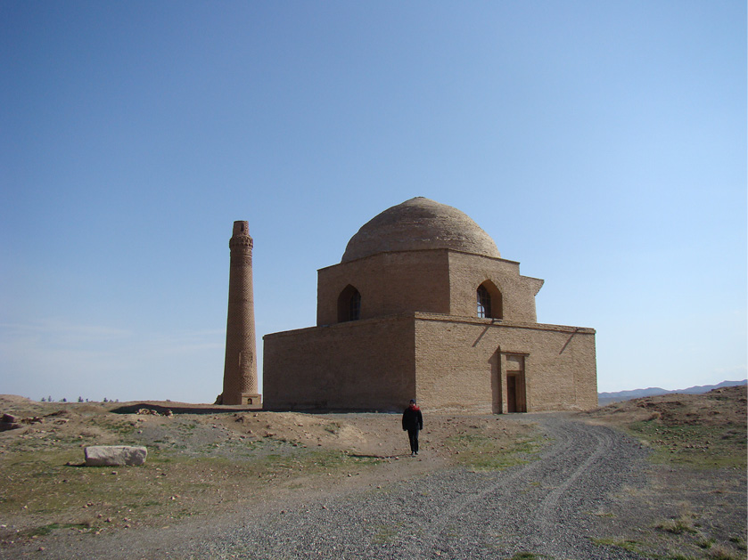 Plate IV. The tomb of Arsalān Jāḏeb in Sangbast. Photograph courtesy of the author.