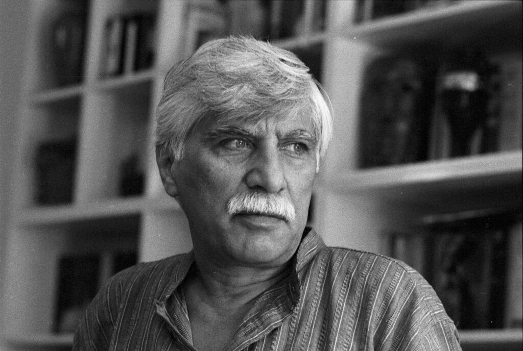 Photo by Mehrdad Oskouei, Tehran 1988.